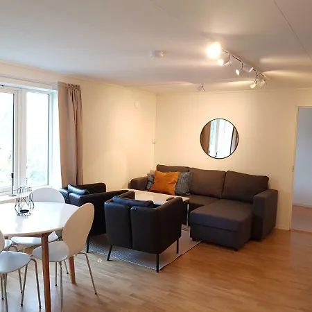 Hanevold Homestay شقة